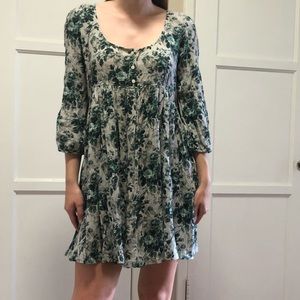 Beautiful floral mini babydoll dress!